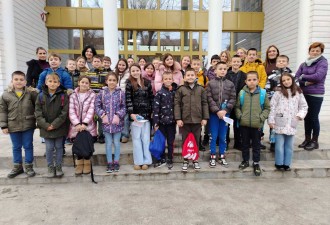 Ученици из Врела у посети Библиотеци