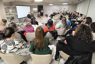 Књижевно вече Пет врата речи